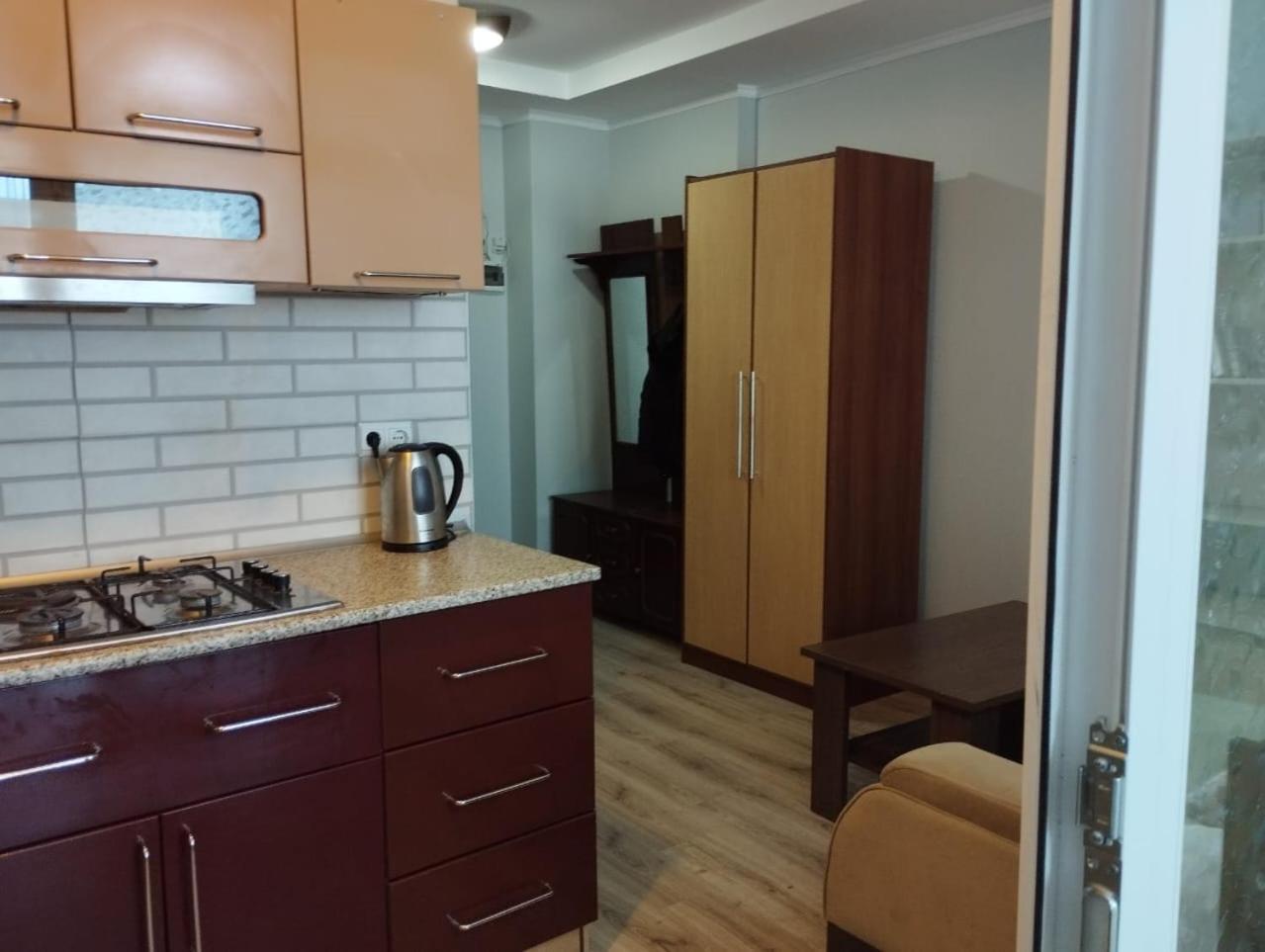 Yalcin Star Residence Apartment 300 Batumi Exterior photo